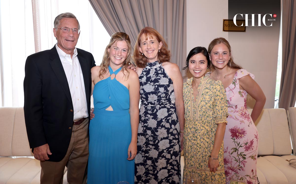 Peter, Trishy, Patty, Dom y Lizzy