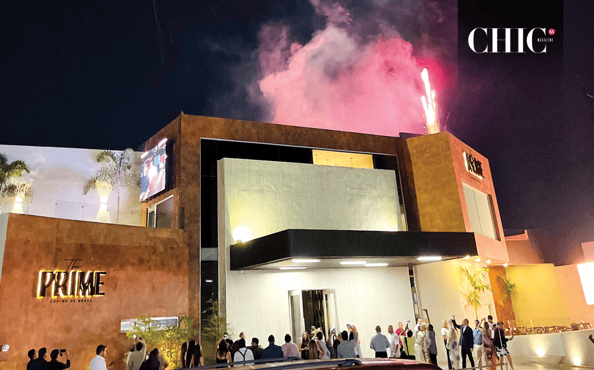 Durante el corte de listón, donde, entre aplausos y una cuenta regresiva, celebraron el acto que culminó con una lluvia de fuegos artificiales
