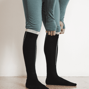 Así es cómo las medias de compresión ayudan a prevenir una trombosis (Foto: Freepik)