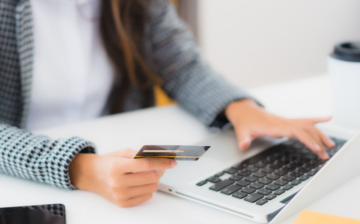 El SAT confirma que podrá hacer cobros automáticos por depósitos mayores a 15 mil pesos sin notificación previa (Freepik)