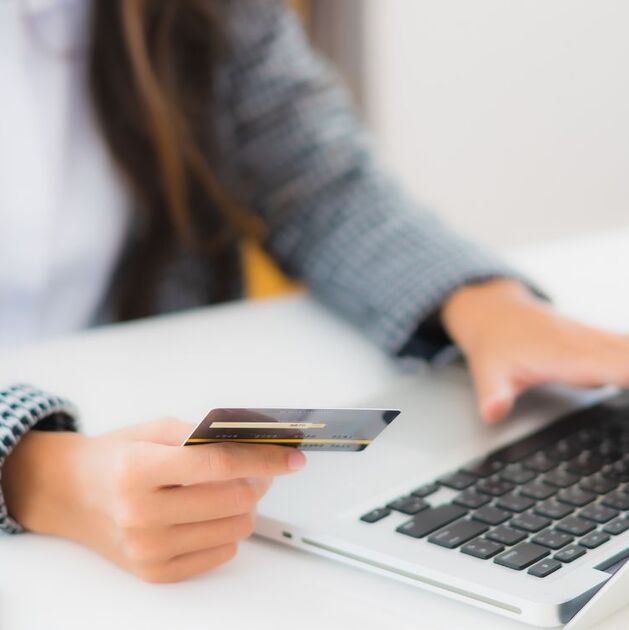 El SAT confirma que podrá hacer cobros automáticos por depósitos mayores a 15 mil pesos sin notificación previa (Freepik)