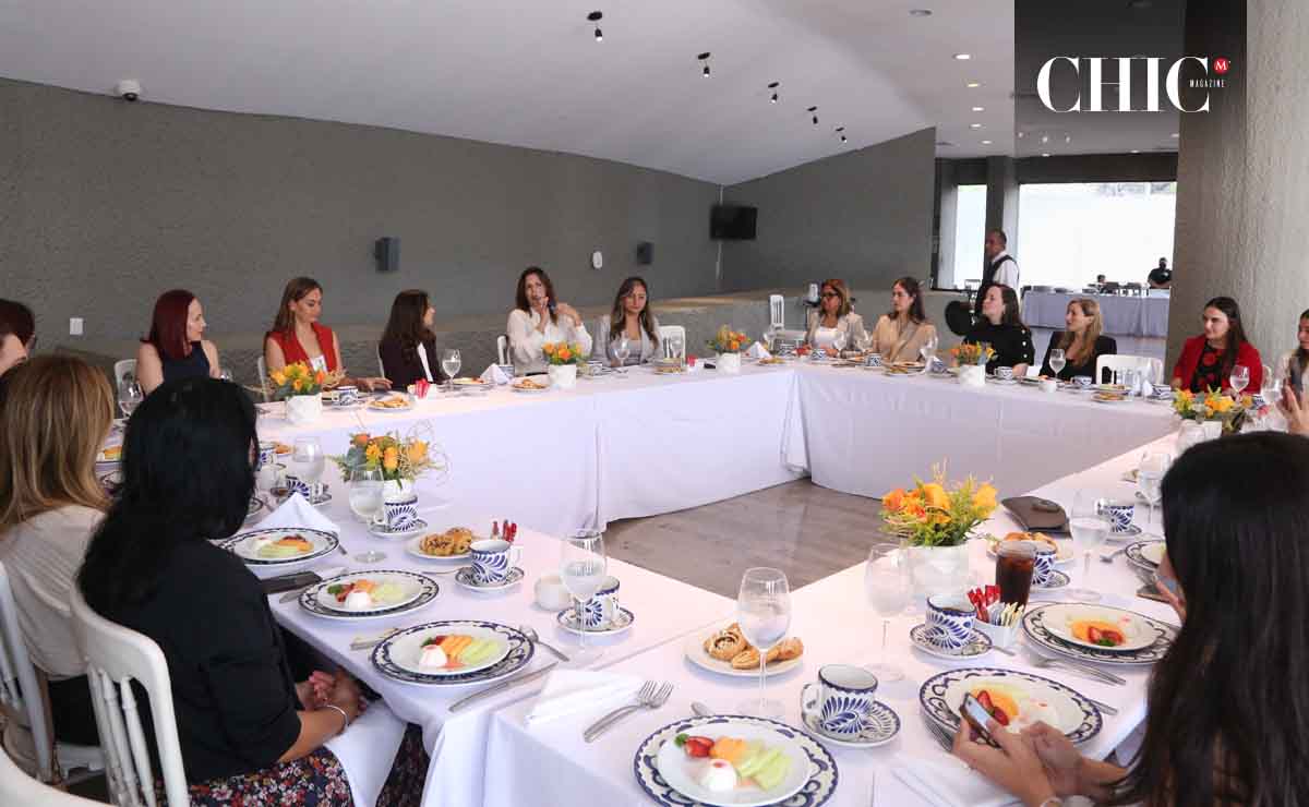 Rosa María Oliver de Blanco dando unas palabras para el comite / Fotos: Roberto Alvarado
