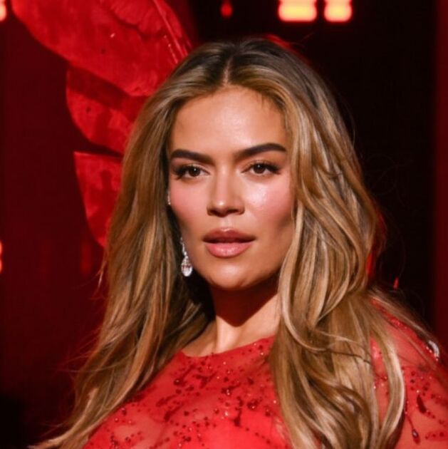 Karol G es el centro de atención en el Victoria's Secret Fashion Show (Foto: Getty Images)