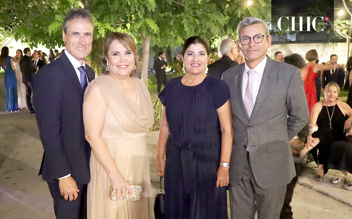 Luis Aldape, Silvia De Aldape, Lucia De Cervantes y Javier Cervantes