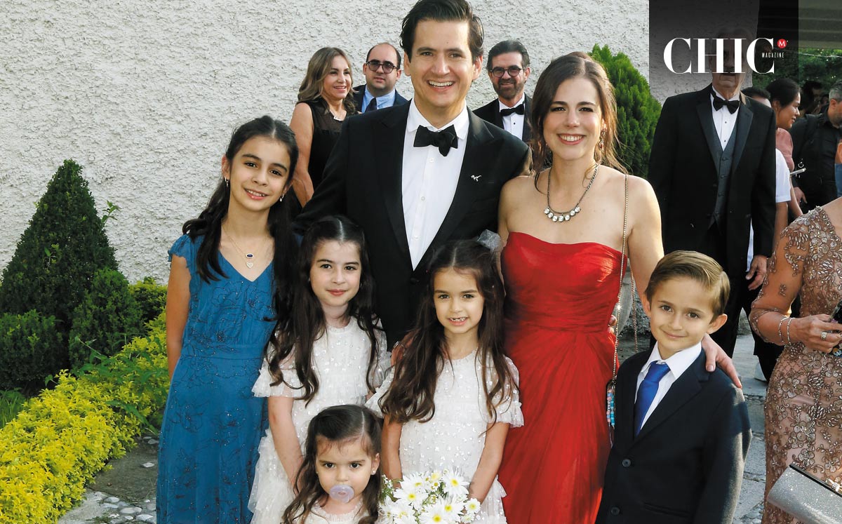 Eugenio GARZA, Milarca Fernández de Garza, Albana Garza, Allegra Garza, Alondra Garza, Aneska Garza y Yago Fernández
