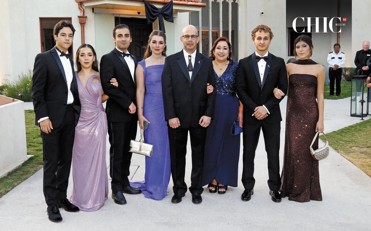 Francisco Rodríguez, Arissa Fernández, Antonio Elizondo, Crista Fernández, Stefan Fernández, Lucy Taha de Fernández, Fiero Fernandez y Sofía Linden