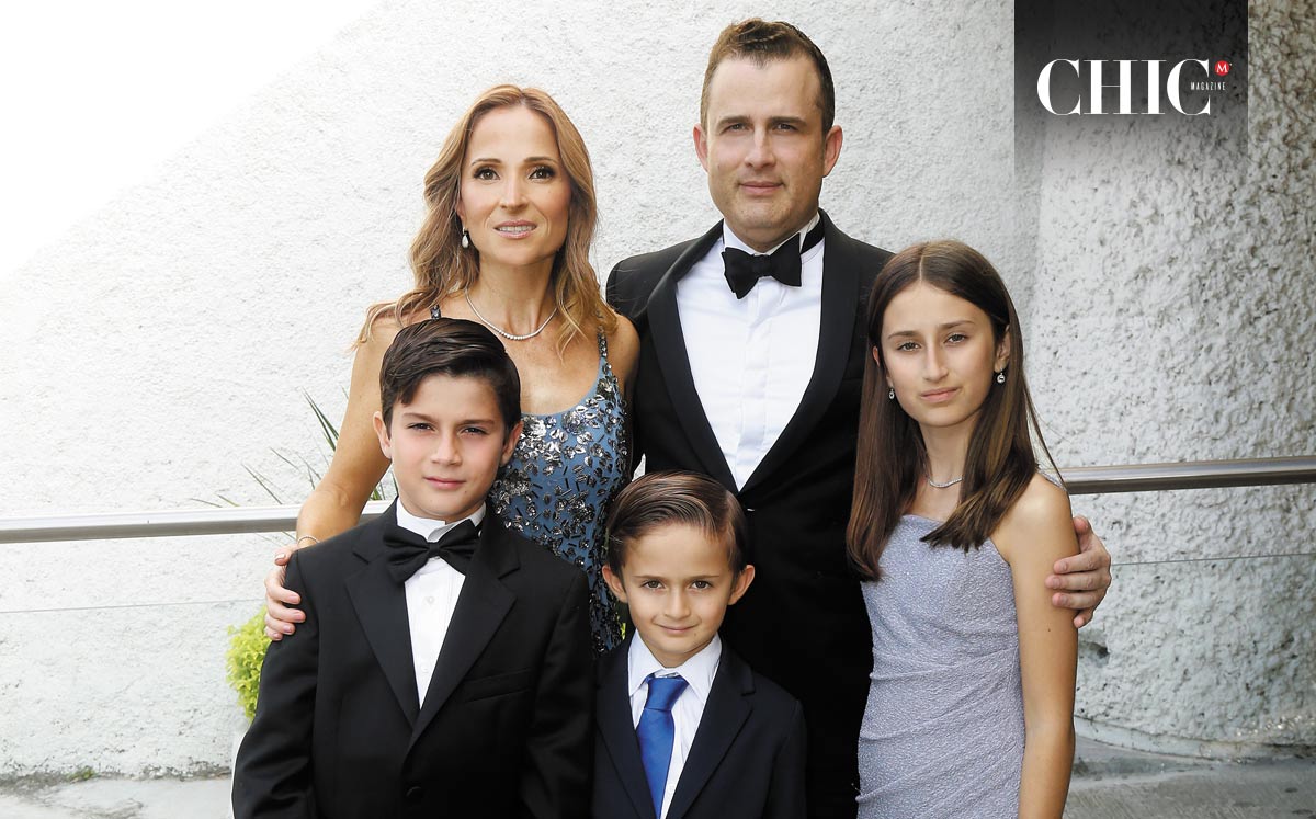 Paulina Escamilla de Fernández, Anton Fernández, Saulo Fernández, Yago Fernández y Marena Fernández