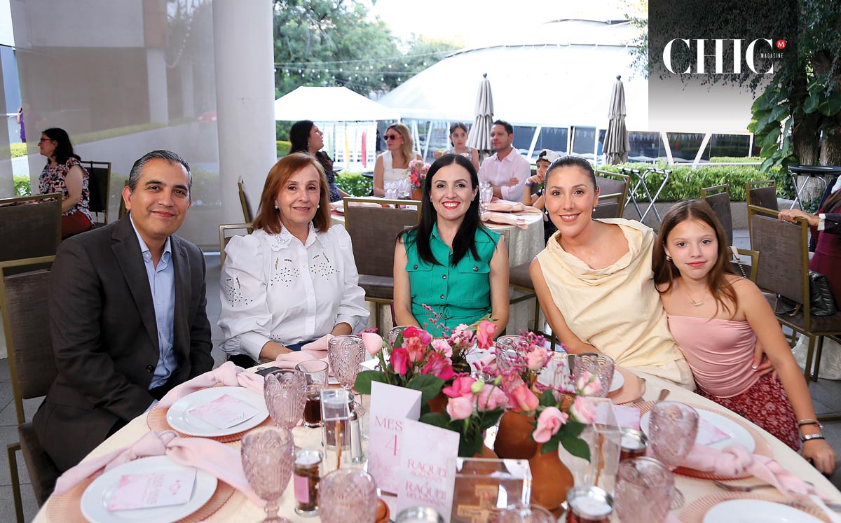 Ricardo Rodríguez, Mercedes Zorrilla, Jimena Tamariz, Gilda Guajardo e Ivanna Ferrara