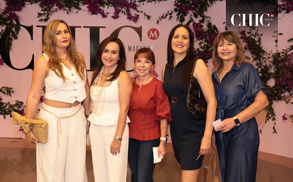 Vero Castaños, Paty Castaños, Iliada Pasos, Vane Castaños y Mónica Miranda