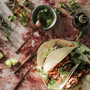 Descubre cómo sembrar cilantro en casa y 4 condimentos más. Fotografía de Micheile Henderson / Unsplash