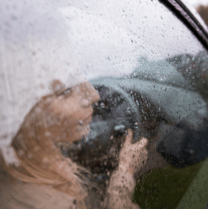 Así es como puedes desempañar los vidrios del auto sin usar el aire acondicionado (Foto: Freepik)