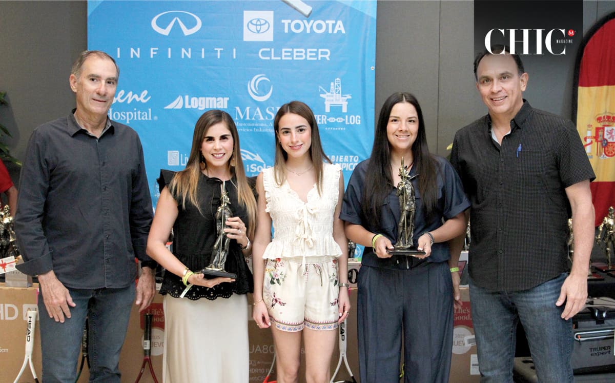 Roberto Argüello, Ale Meneses, María Andrea Rábago, Priscila Cobos y Eduardo Selva