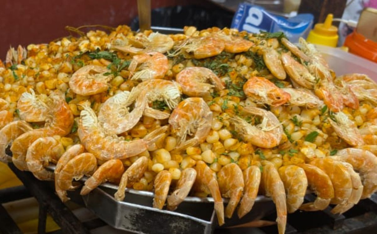 Así se ven los esquites con mariscos (Foto: Archivo)