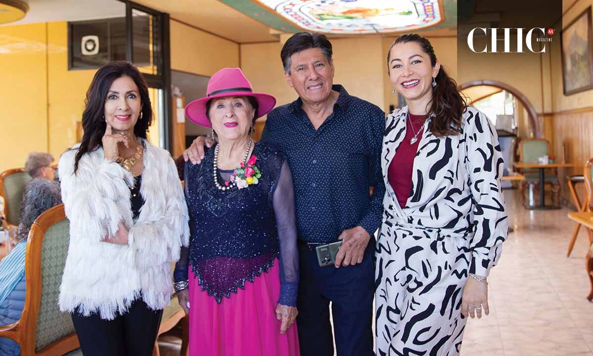 Magdalena Sorcia, María Elena Corte, Fidel Sorcia y Magdalena Sorcia