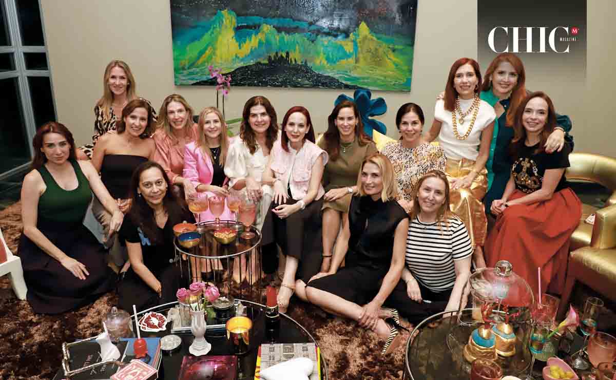 Moni junto a sus amigos  / Fotos: Daniel Saldívar y Omar Valdez