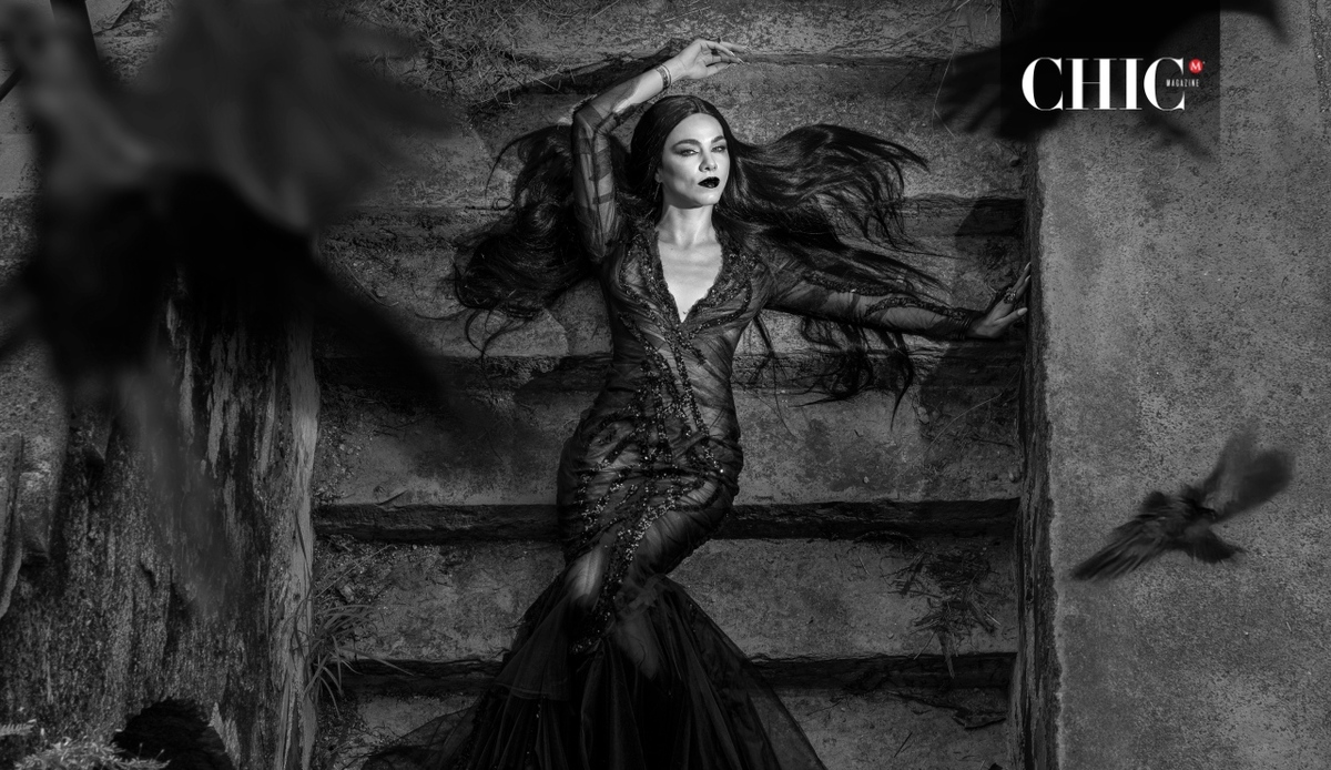 Entre sombras y glamour, Connie Dávalos demuestra que la oscuridad también puede ser sofisticada