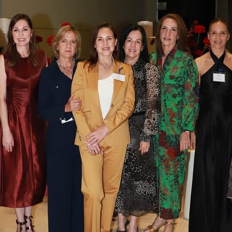 Sylvia Barba, Laura Garza, Nohemí Suess, Lorena Medellín, Sandra González, Isabel Ruenes, Gina Zertuche y Ana Roesch Fotos: Roberto Alvarado