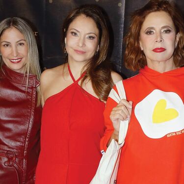 Vanessa Villarreal, Leslie Novak y Ágatha Ruiz De la Prada. Fotos: Claudio Guajardo