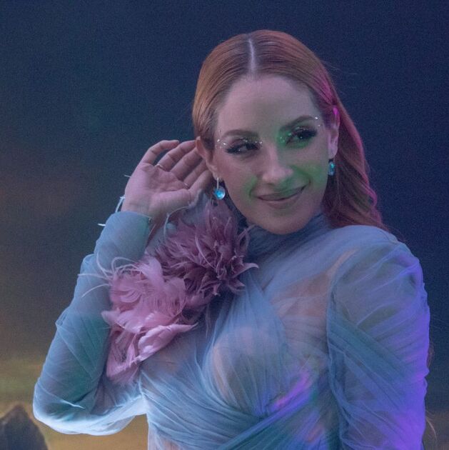 Ceci de la Cueva se roba la atención de todos en la Wicked Party de Universal Pictures (Instagram)