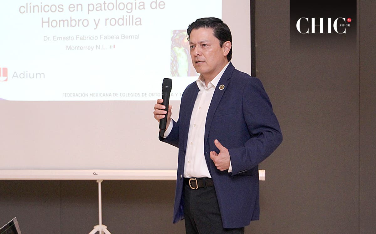 Ernesto Fabricio Fabela ofreció una ponencia sobre casos clínicos de patologías en hombro y rodilla