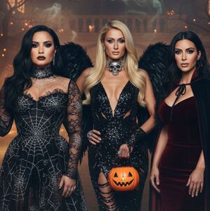Las celebridades sorprendieron este Halloween 2025 con disfraces llenos de estilo, humor y referencias pop (IA)