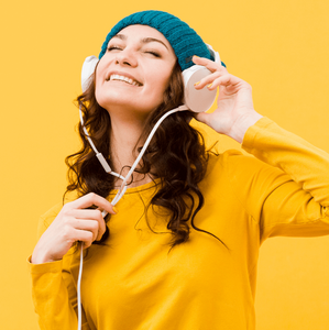 ¿Por qué escuchas la misma canción una y otra vez? Este sería su significado según la psicología (Foto: Freepik)