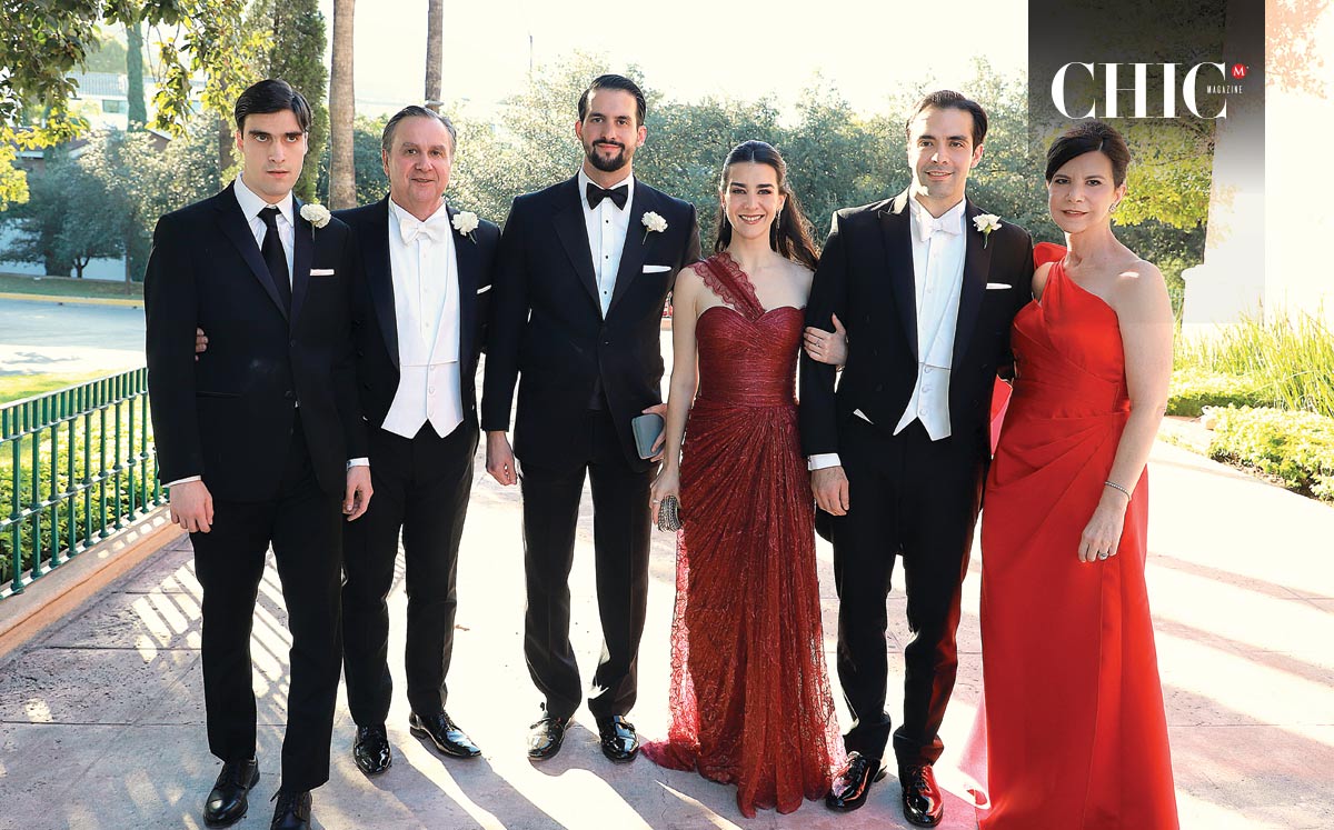 Familia del novio. Alejandro Paredes, César Paredes, César Paredes, Cecila Paredes, Rodrigo Paredes y Valeria Garza de Paredes