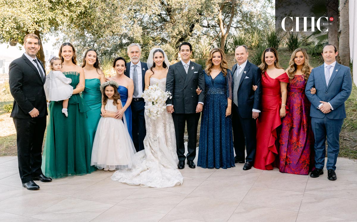 Los novios junto a sus familias