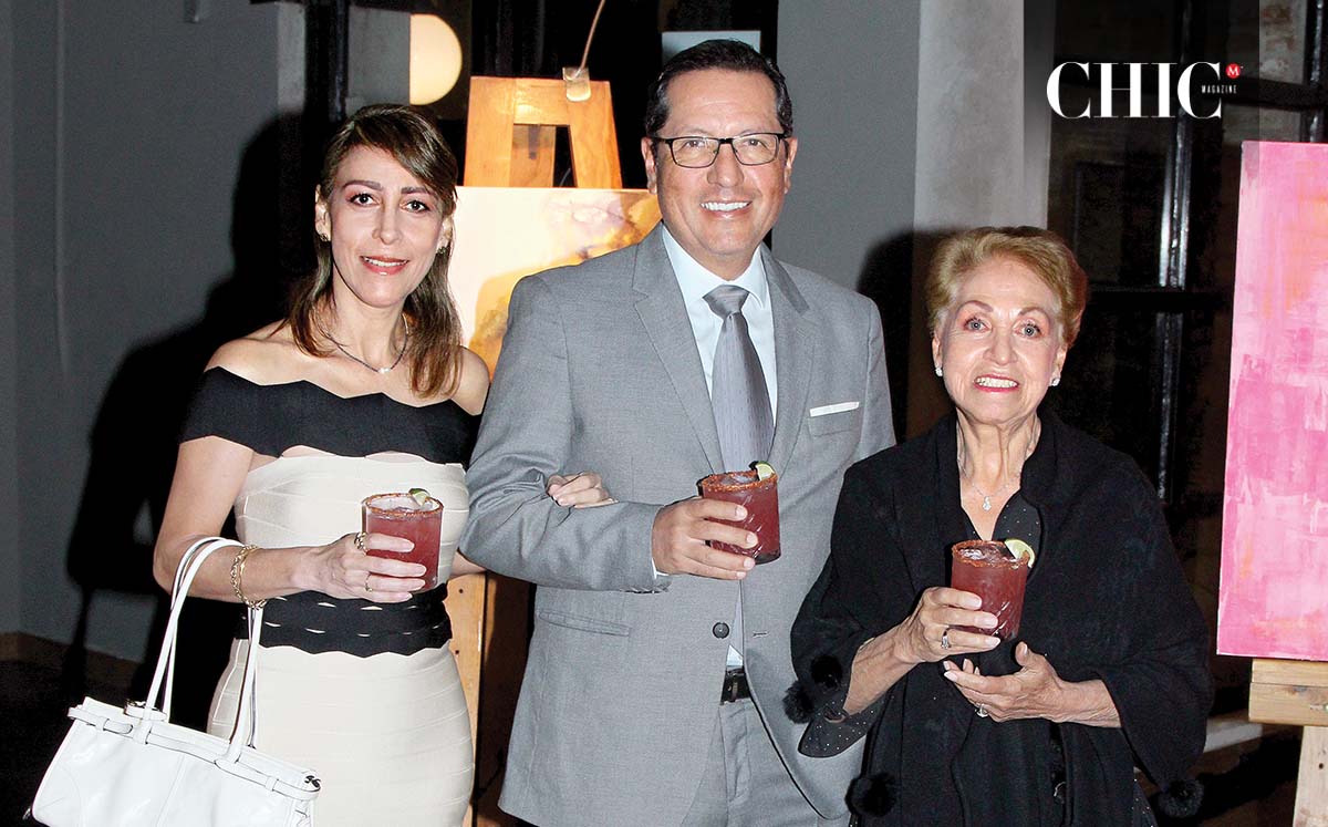 Claudia Jimenez, Nestor Ceballos y Aurora de Jimenez
