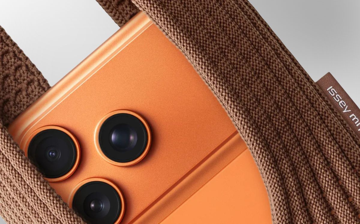 El iPhone Pocket de Apple e ISSEY MIYAKE une tecnología y moda en un accesorio textil de lujo (Apple)