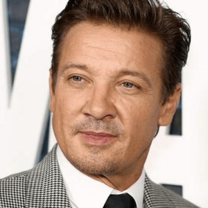 Jeremy Renner, actor de “Hawkeye” en Marvel, enfrenta nuevas acusaciones en contra de la directora Yi Zhou  (Foto: Getty Images)