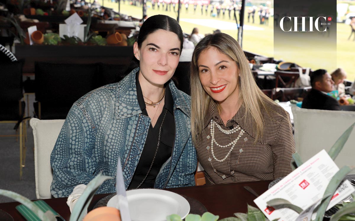 Julia Abouchar y Vanessa Villarreal