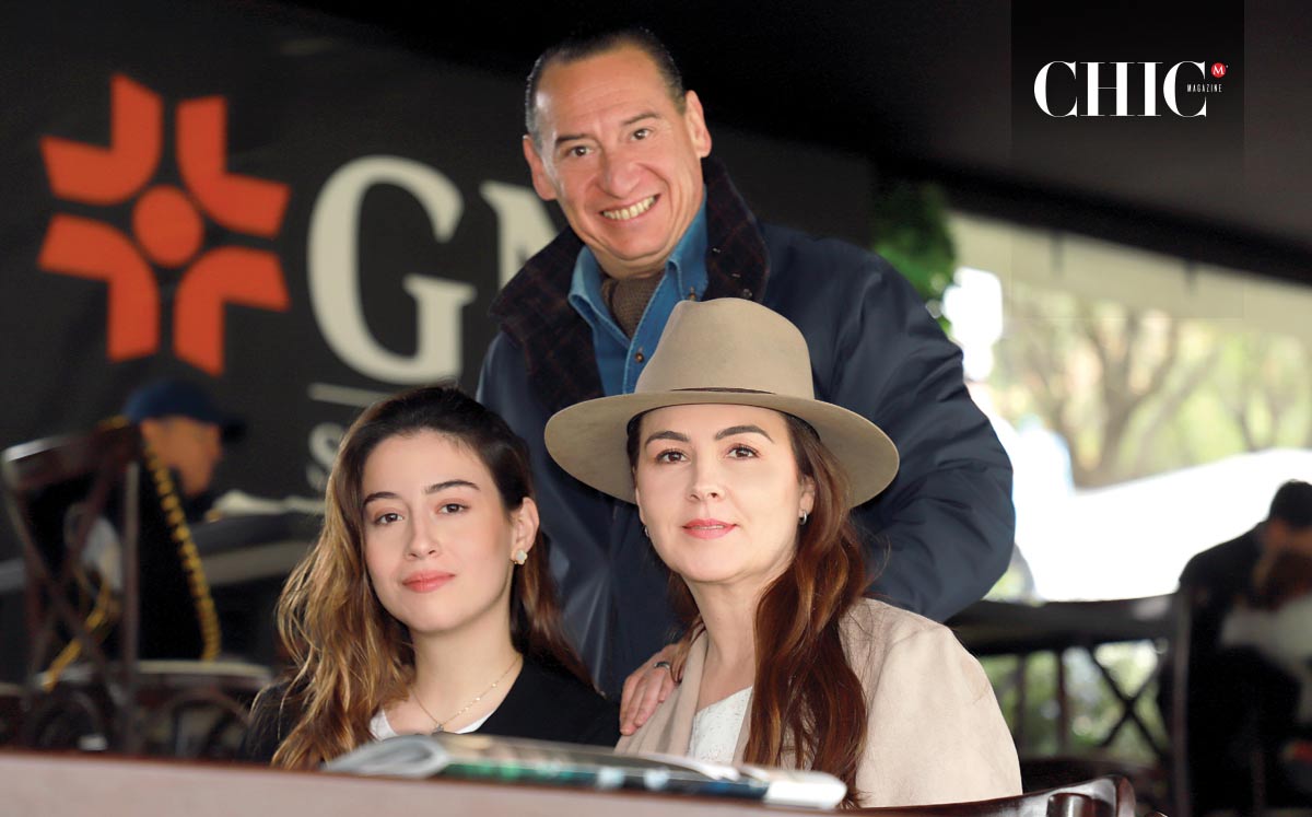 Maca Páez, Adrián Páez y Maca Romo de Páez