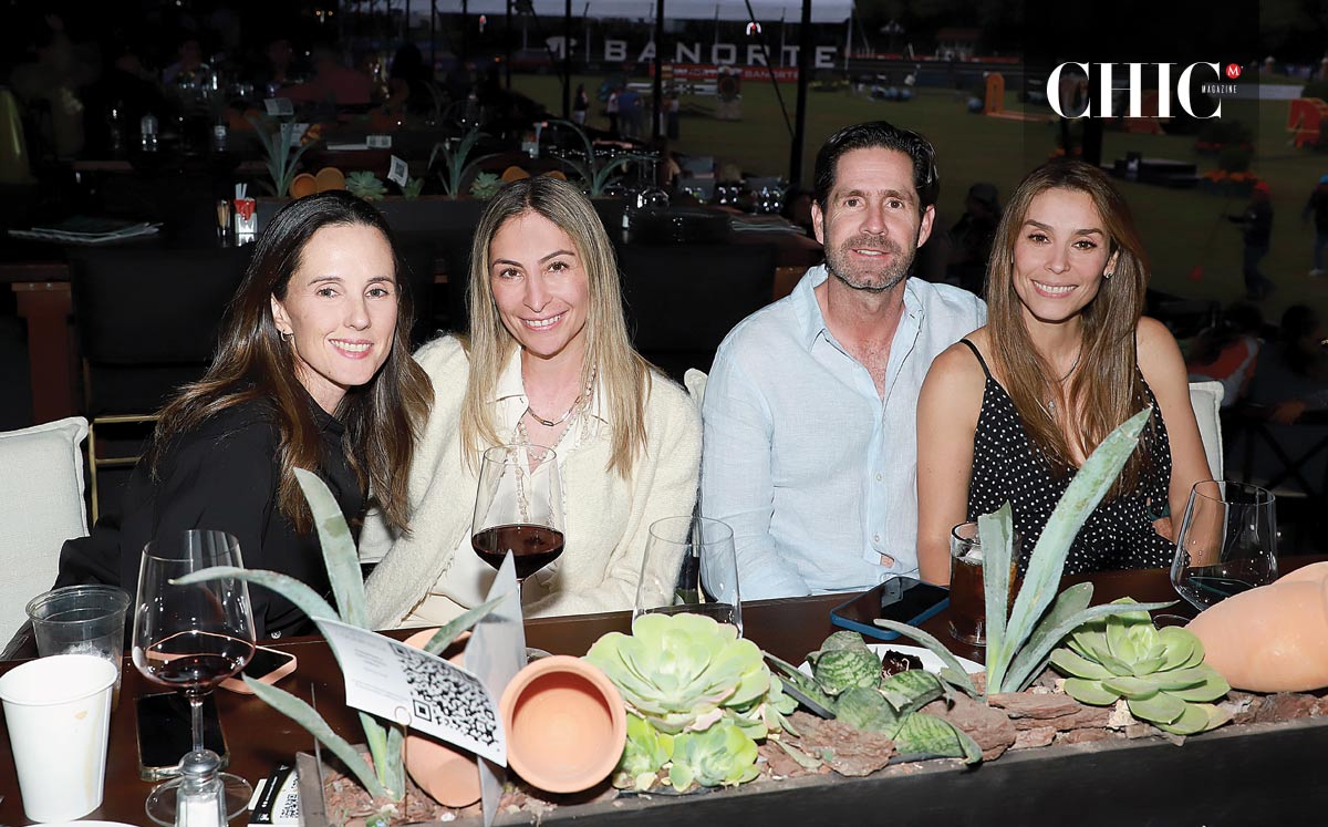 Nina Canavati, Vanessa Villarreal de Martínez, Alberto Plancarte y Daniela Salazar de Plancarte