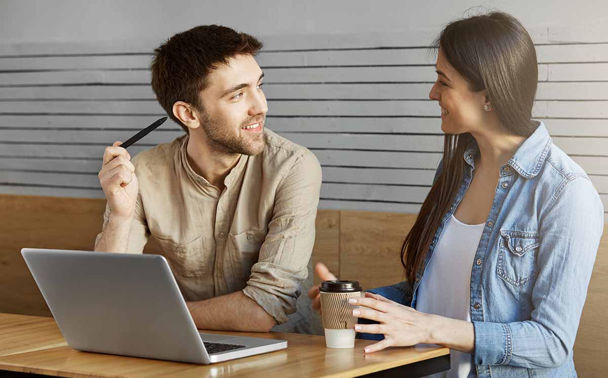 El reto viral invita a reflexionar sobre cómo escuchamos y nos comunicamos. (Foto: Freepik)