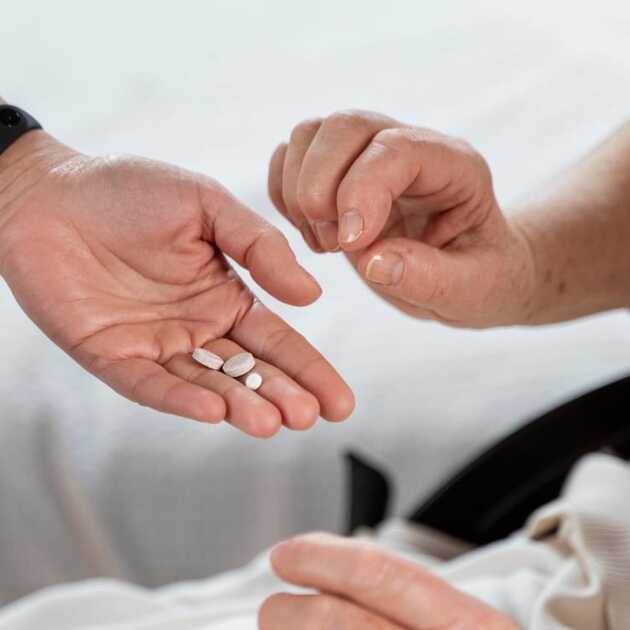 La FDA eliminará las advertencias de riesgo grave en terapias hormonales para la menopausia (Freepik)