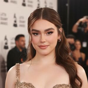 Emily Álvarez asistió a los Latin Grammy 2025 y causó sorpresa entre los asistentes (IA)