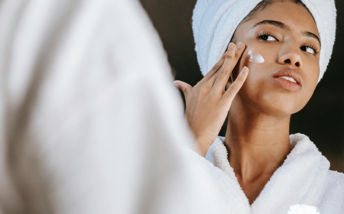 Así es como puedes lograr un maquillaje con acabado natural, teniendo piel mixta (Pexels)