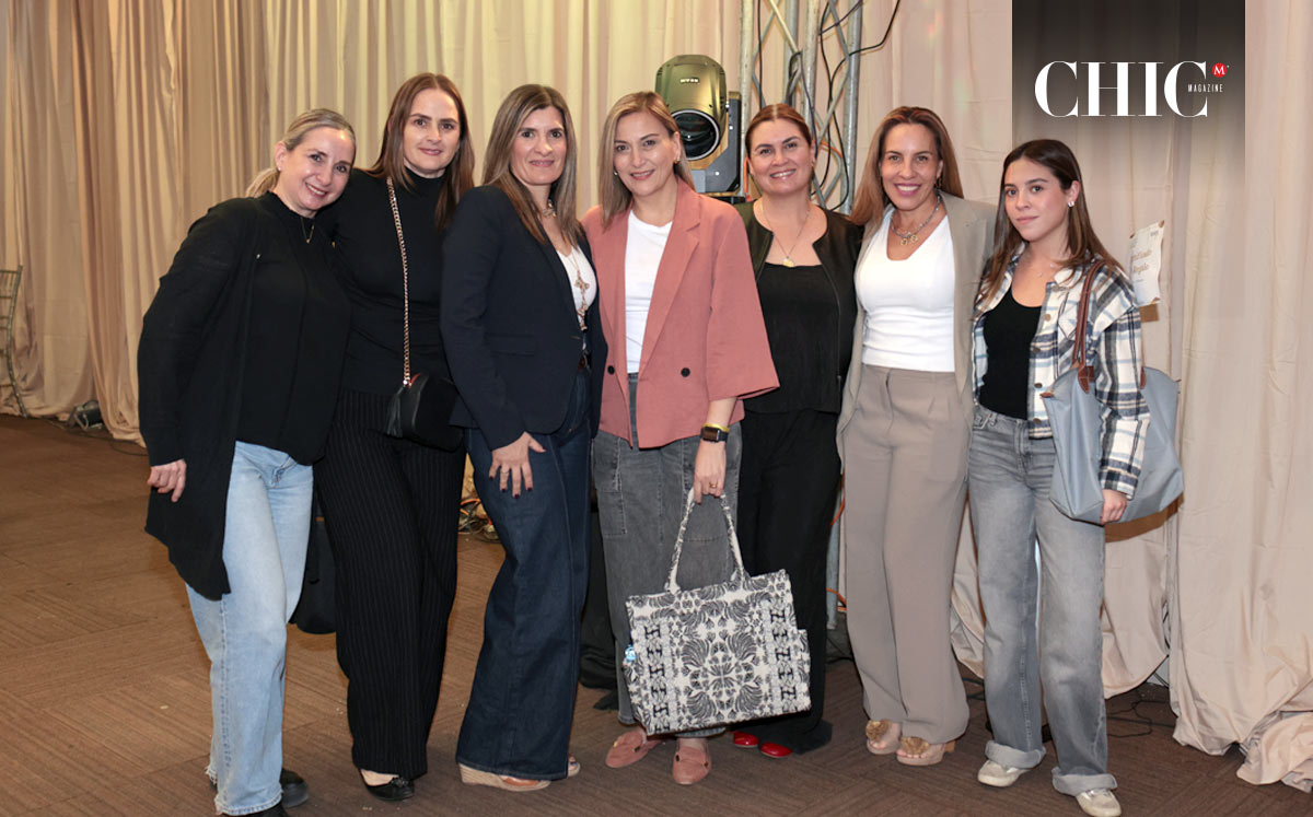 Alina, Mayte, Adriana, Ana, Monse, Valeria y Camila