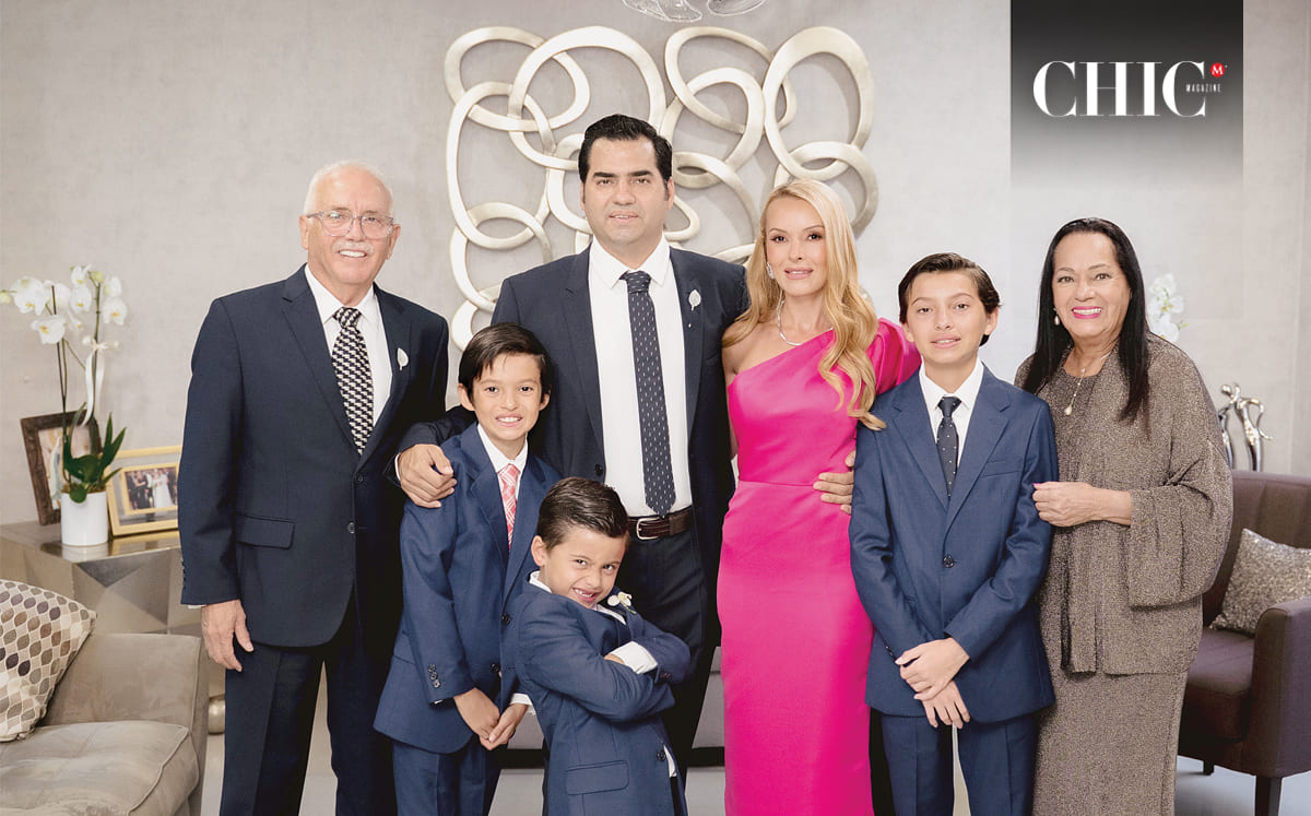 Salvador Martínez, Fernando Martínez, Juan Pablo Martínez, Santiago Martínez, Sofía Guajardo, Fernando Martínez y Meli De Martínez