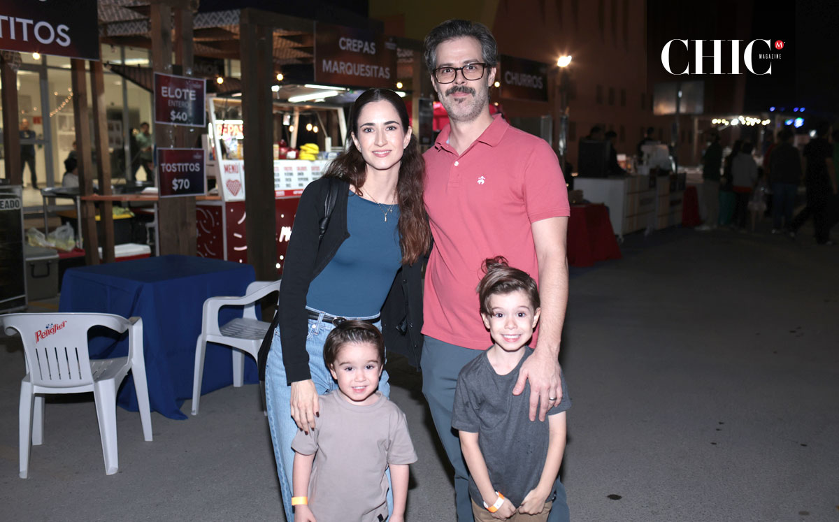 Marcela, Alejandro, Alejandro y Leonardo Fierro