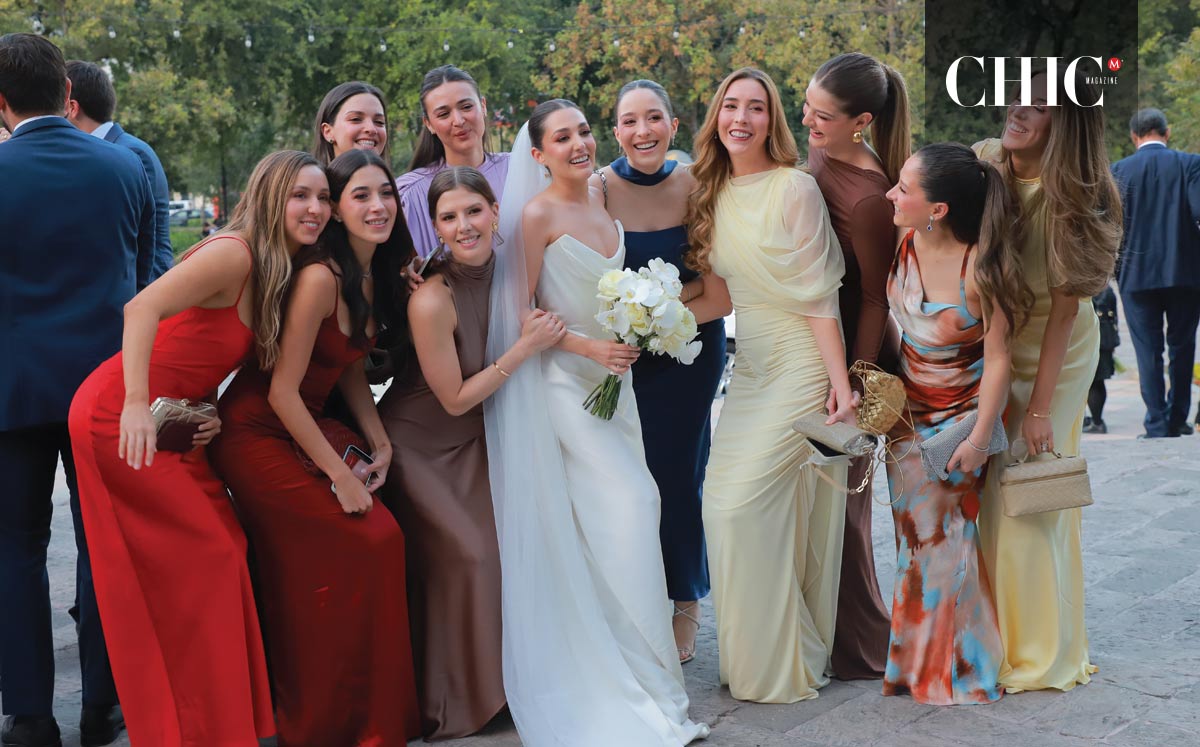 La novia junto a sus mejores amigas
