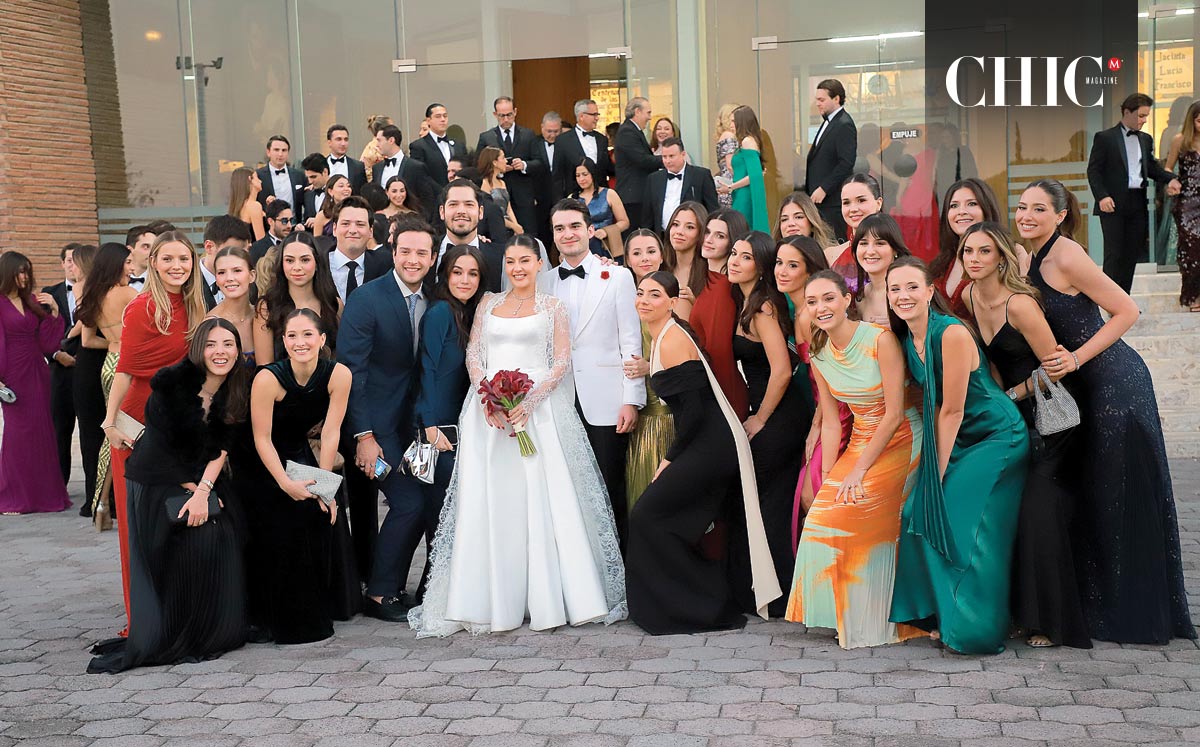 Los novios junto a sus mejores amigos