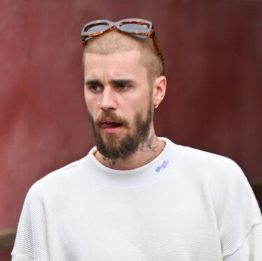 Justin Bieber causó preocupación entre fans por su voz más grave en un streaming (Getty Images)