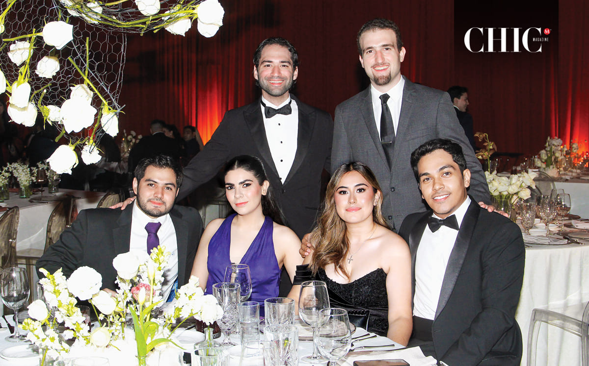 Manuel Rendón, José Elizondo, Adrian Salas, Ana Cris Ramirez, Carlos González y Adriana Mendez