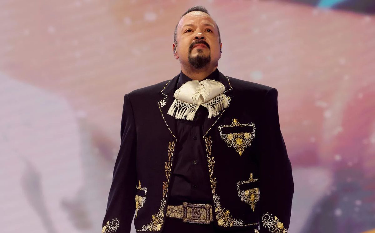 Así es como Pepe Aguilar factura con la palabra "Amooooor" de Ángela Aguilar
