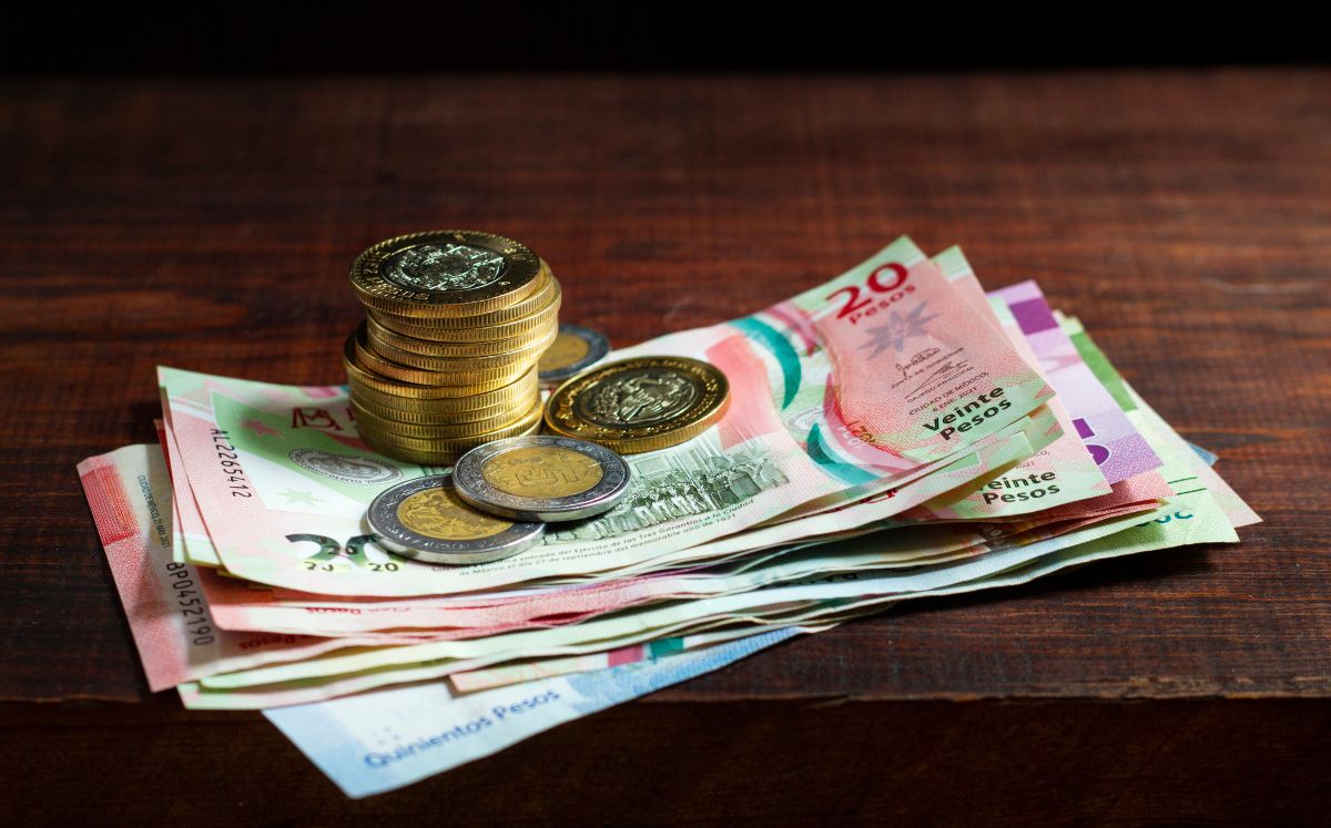 Aguinaldo 2025: así se determina tu pago final y qué parte se queda el SAT (Foto: Freepik)