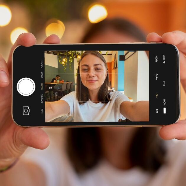 Esta es la razón por la que debes tapar la cámara de tu celular mientras no la usas (Foto: Freepik)