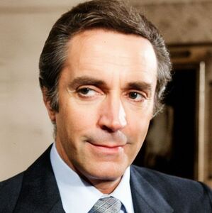 La historia real del admirador que usó un autógrafo para intentar despojar a Julio Alemán de todo (IA)