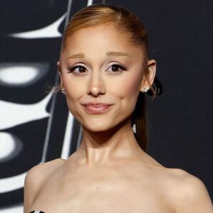Ariana Grande habla sobre los comentarios a su cuerpo, desmiente rumores y pide empatía ante las especulaciones sobre su salud (Getty Images)